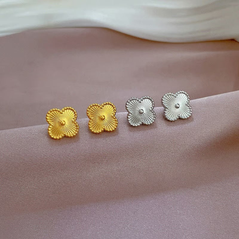 531 / Edelstahl Ohrstecker silber- goldfarbig Clover Flower