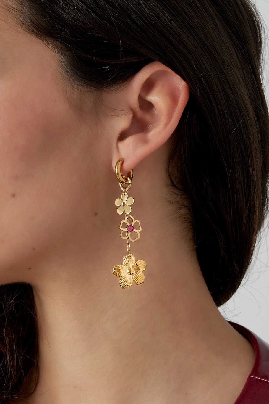 37 / Edelstahl Ohrstecker goldfarbig Flowerdesign
